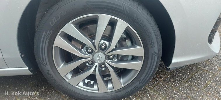 Vehicle Image 23