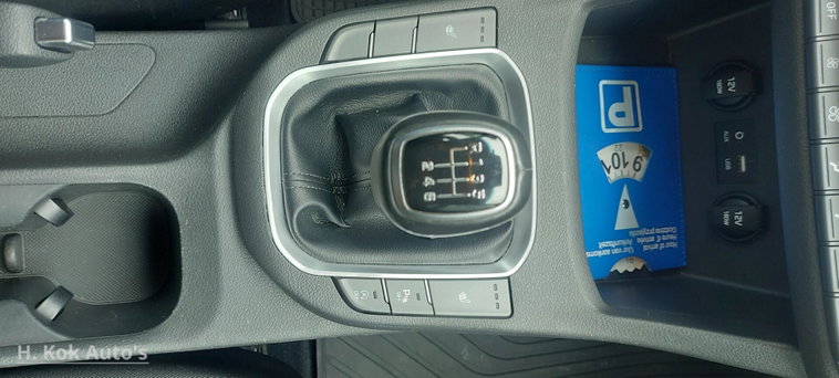 Vehicle Image 28