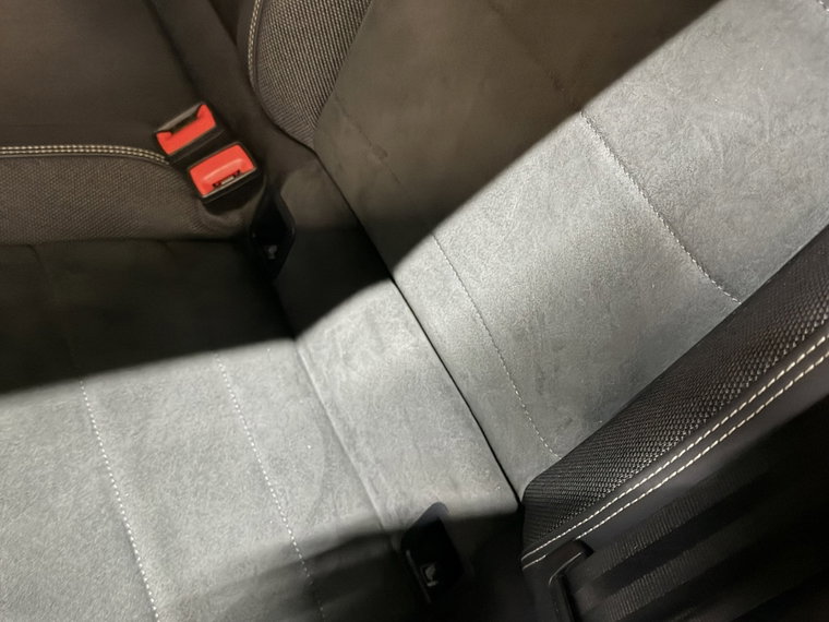 Vehicle Image 33