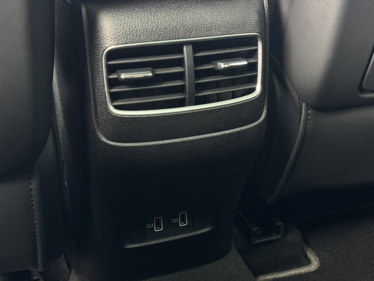 Vehicle Image 38