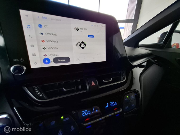 Vehicle Image 19