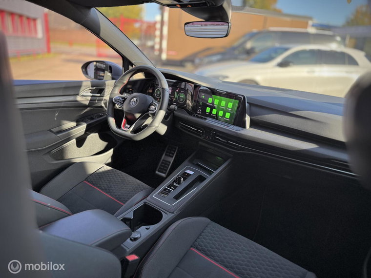 Vehicle Image 23