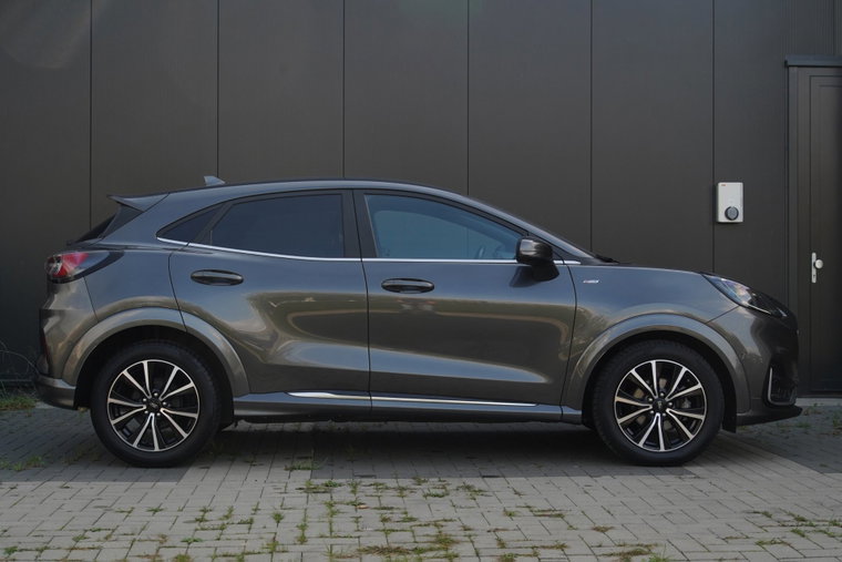 Vehicle Image 13