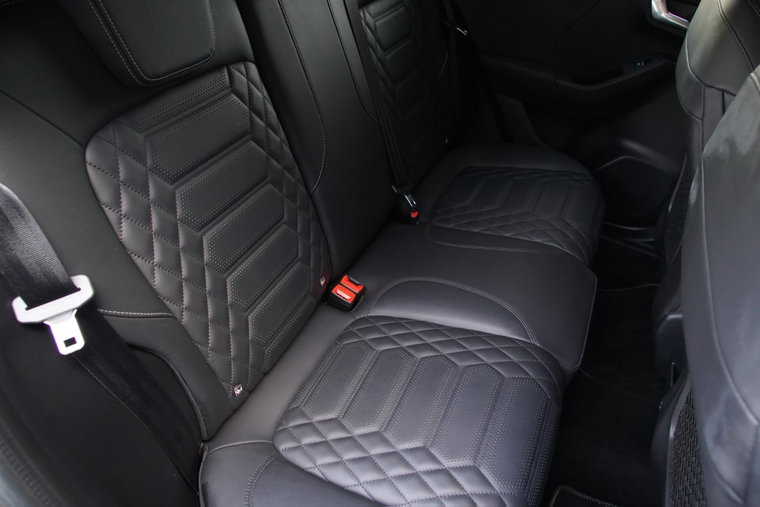 Vehicle Image 37
