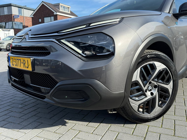 Vehicle Image 27