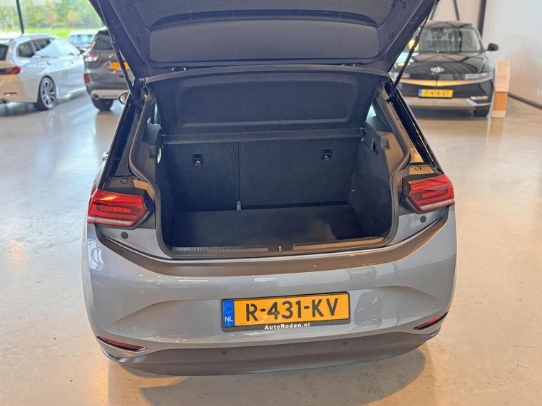 Vehicle Image 22
