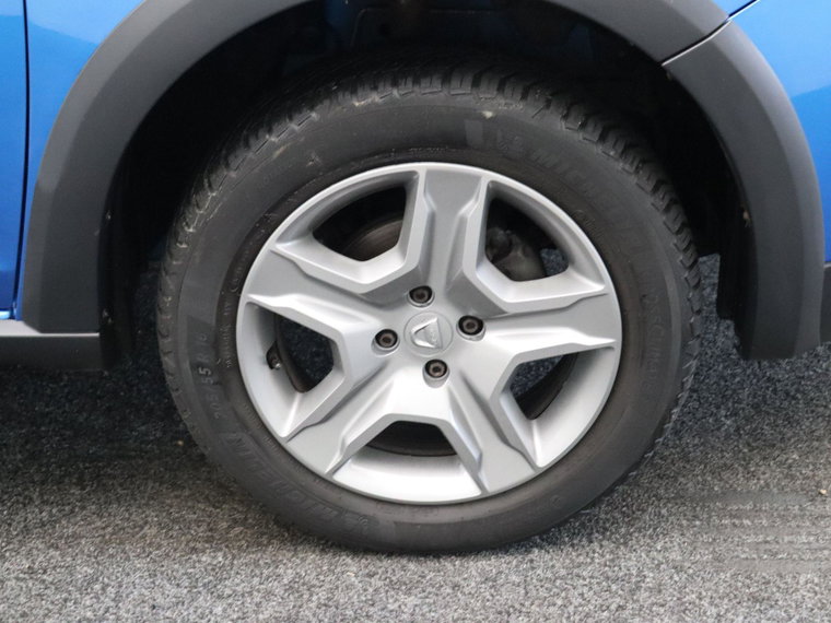 Vehicle Image 36