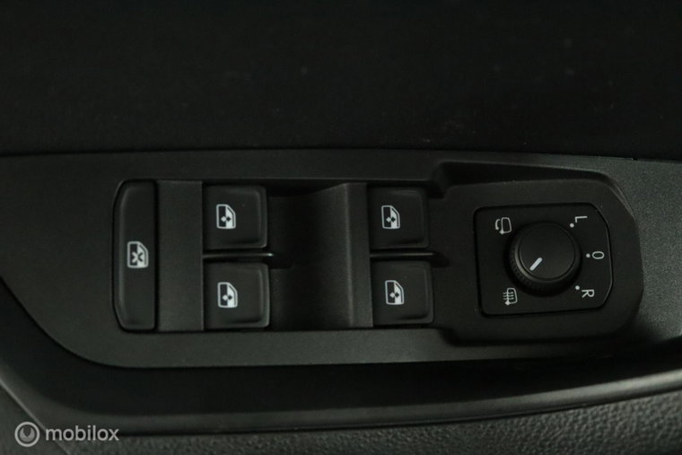 Vehicle Image 29