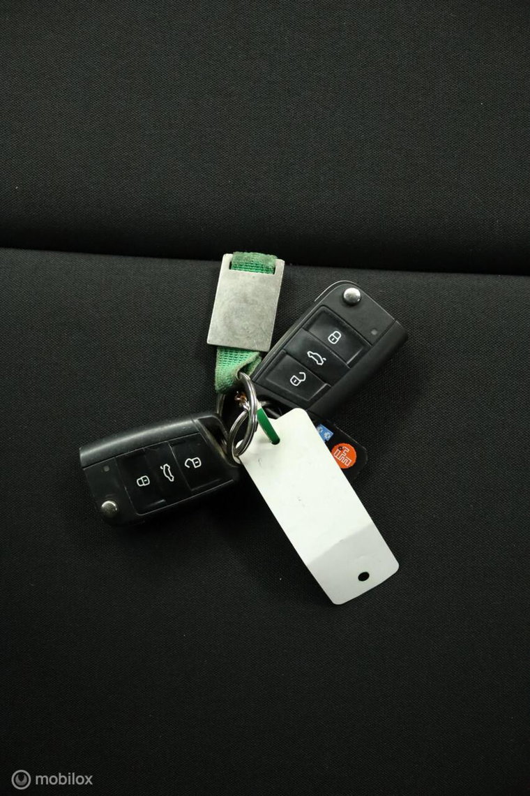 Vehicle Image 38