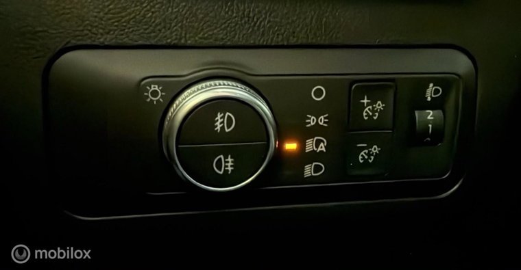 Vehicle Image 26