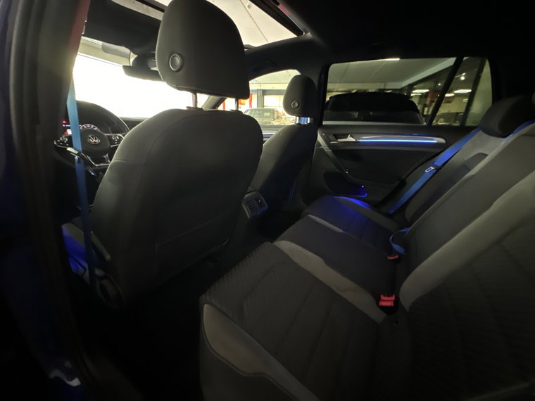 Vehicle Image 32