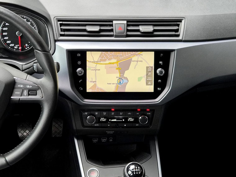 Vehicle Image 11