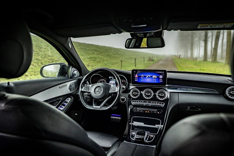 Vehicle Image 21