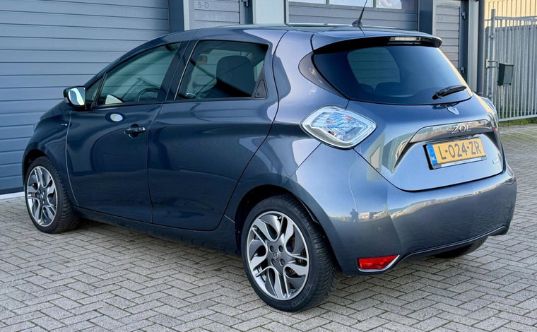 Vehicle Image 8