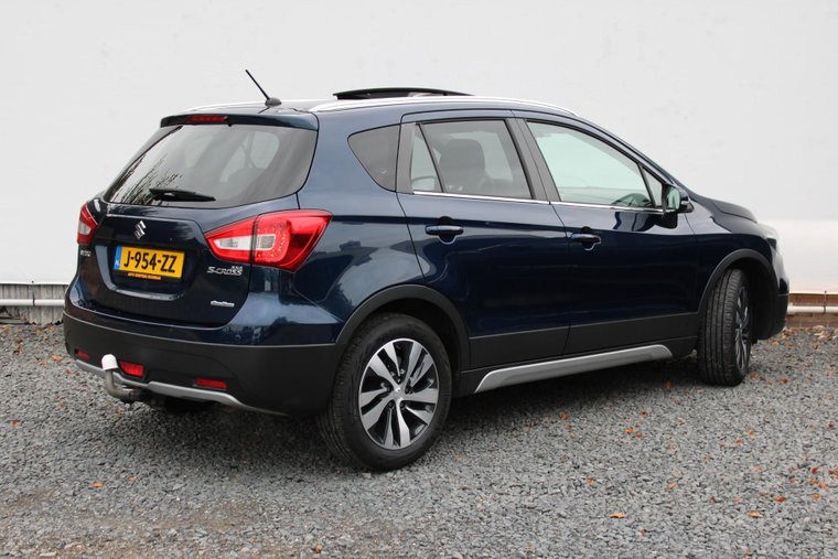Vehicle Image 4