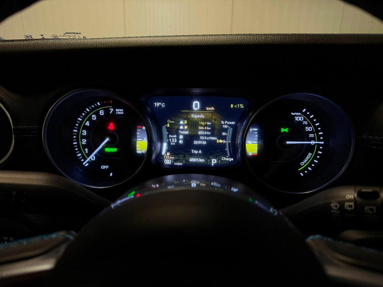 Vehicle Image 16