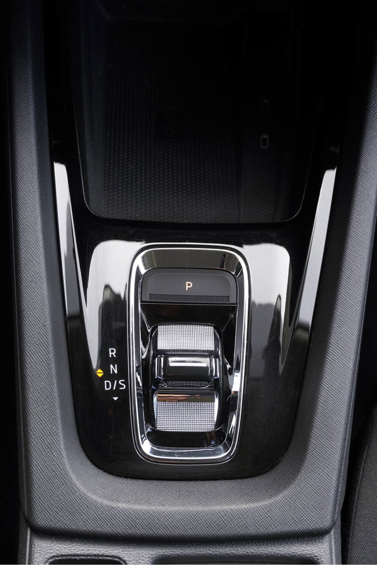 Vehicle Image 32
