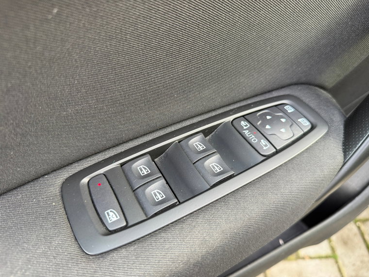 Vehicle Image 27