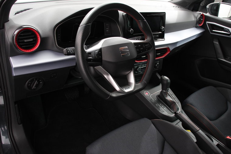 Vehicle Image 7