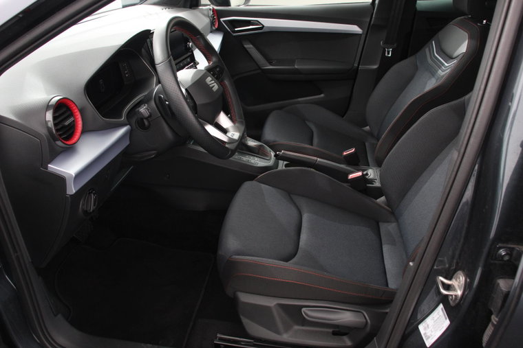 Vehicle Image 8