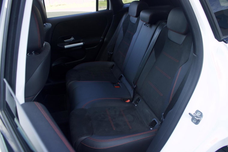 Vehicle Image 37