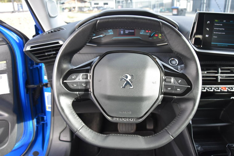 Vehicle Image 22