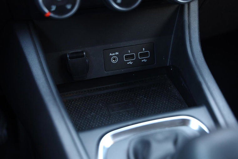 Vehicle Image 32