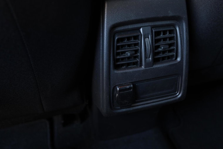 Vehicle Image 34