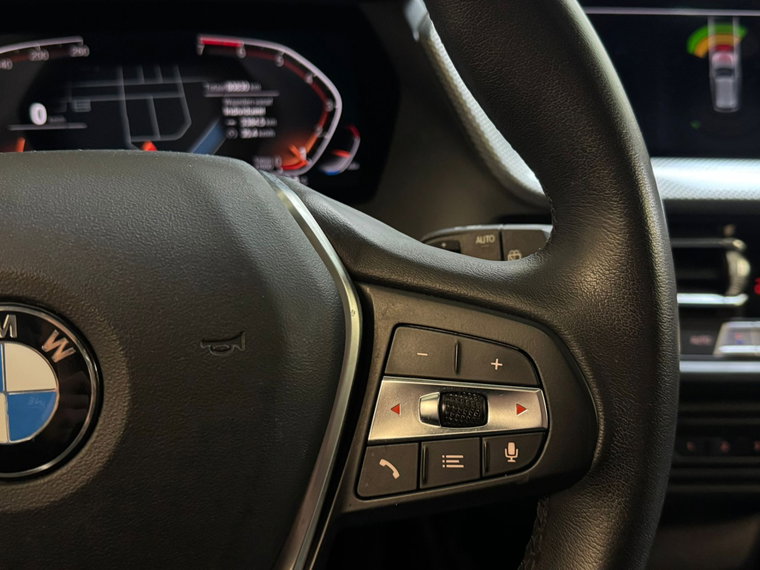 Vehicle Image 28