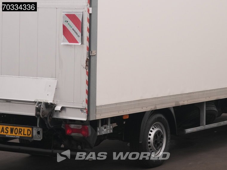 Vehicle Image 33