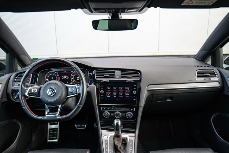 Vehicle Image 21