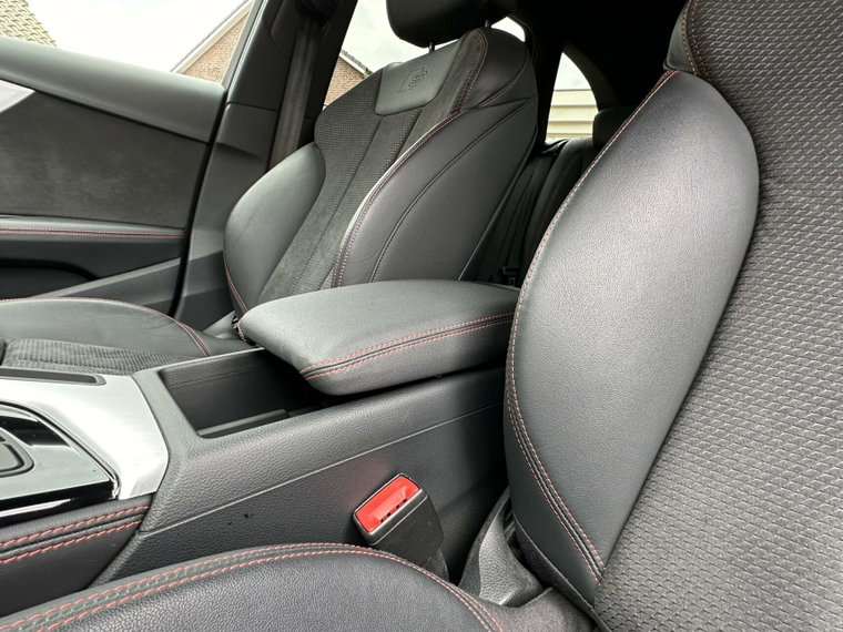 Vehicle Image 25