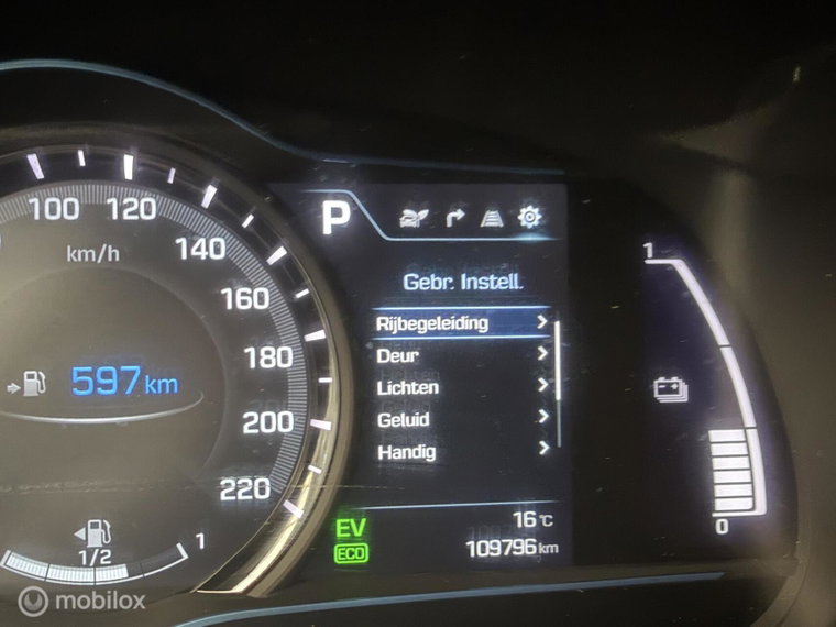 Vehicle Image 30