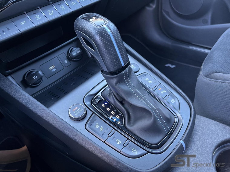 Vehicle Image 24