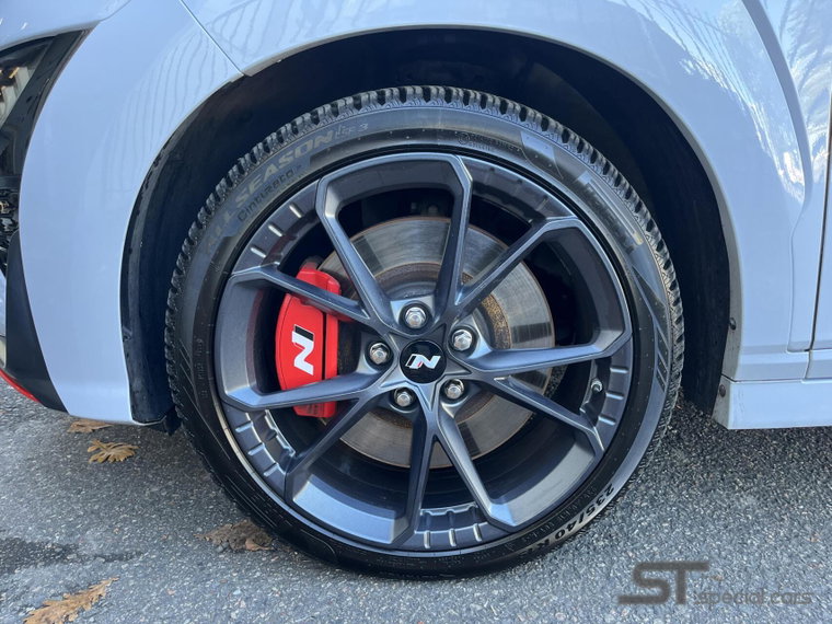 Vehicle Image 32