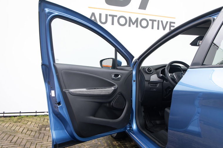 Vehicle Image 35