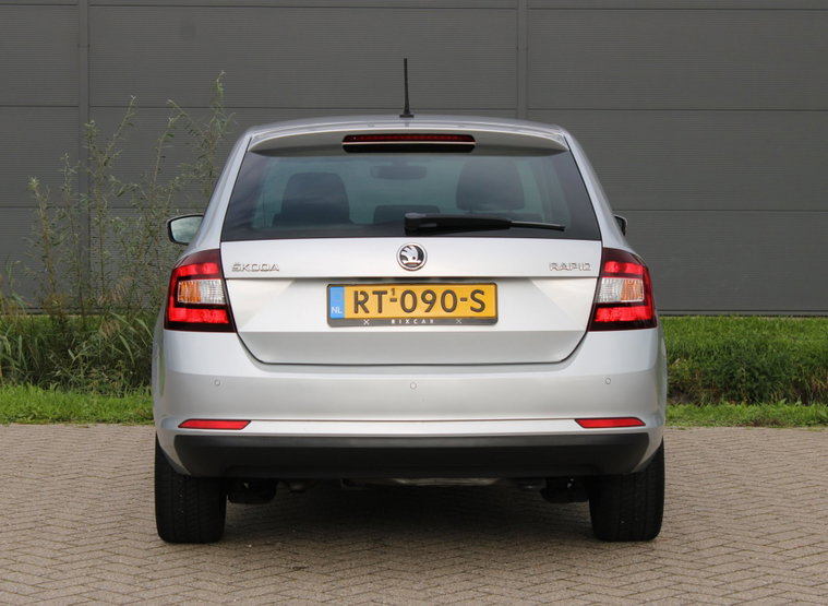 Vehicle Image 12