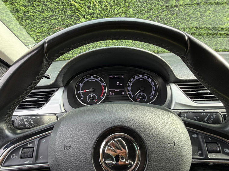 Vehicle Image 17