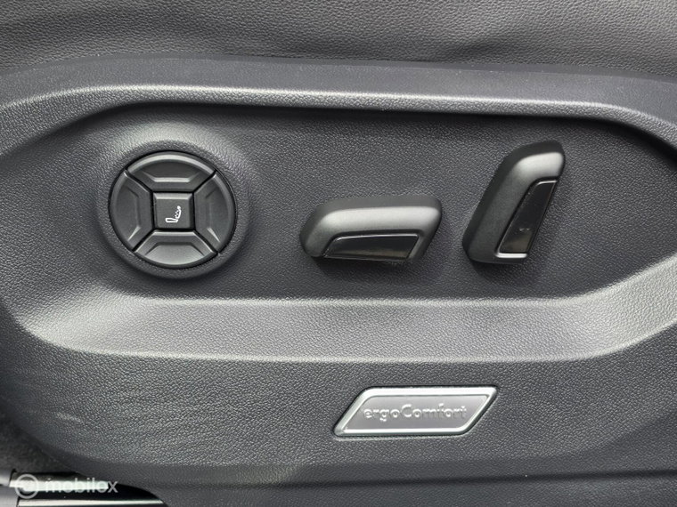 Vehicle Image 41