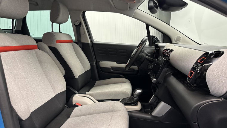 Vehicle Image 13