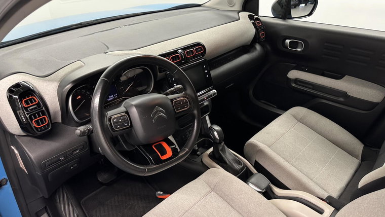 Vehicle Image 18