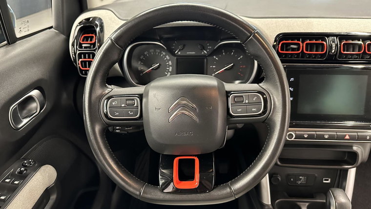 Vehicle Image 21