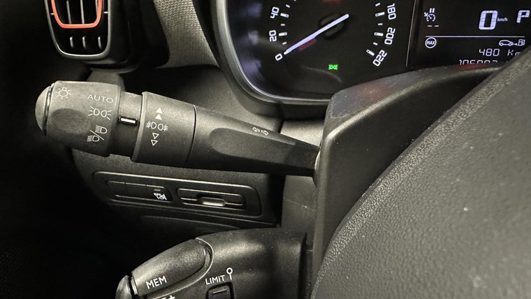 Vehicle Image 24