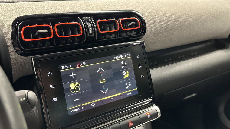 Vehicle Image 32
