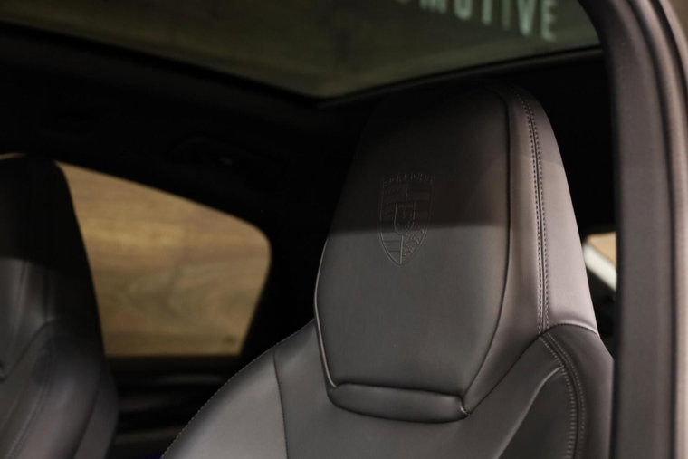Vehicle Image 35