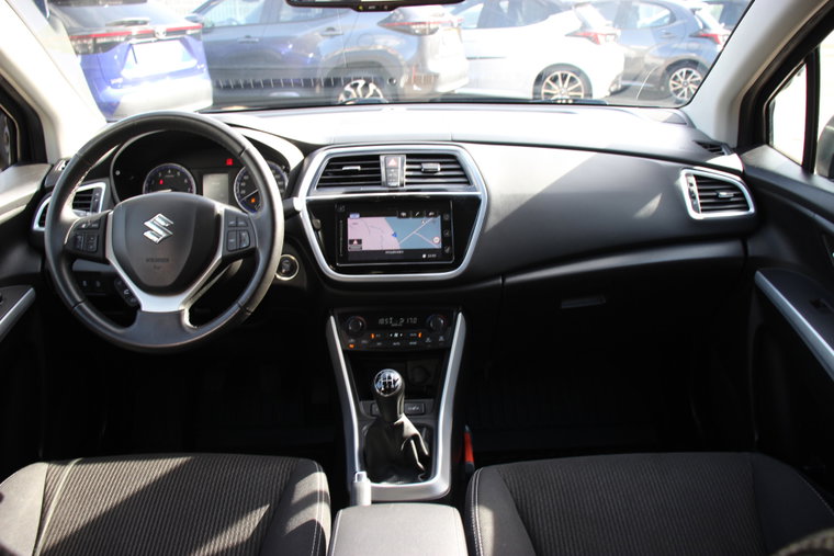 Vehicle Image 6