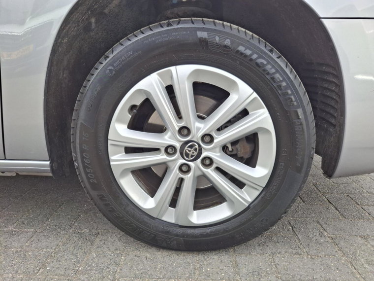 Vehicle Image 16