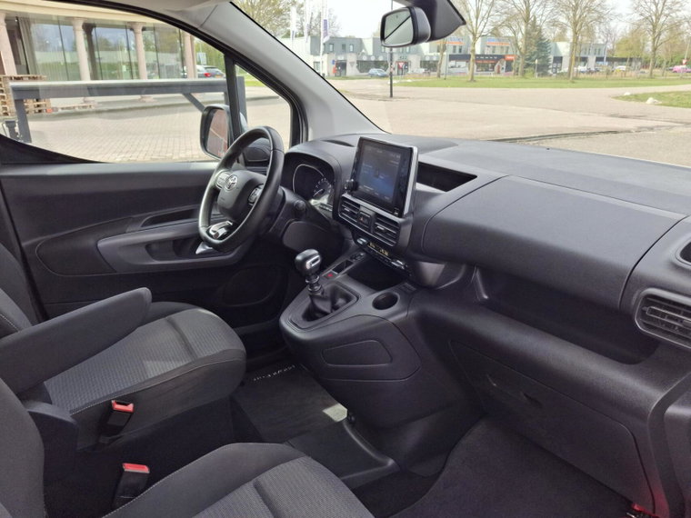 Vehicle Image 28