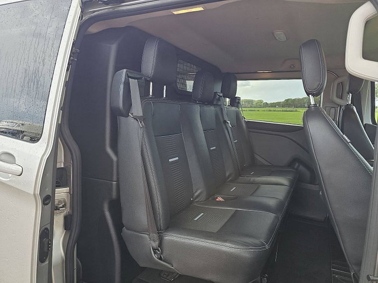 Vehicle Image 13