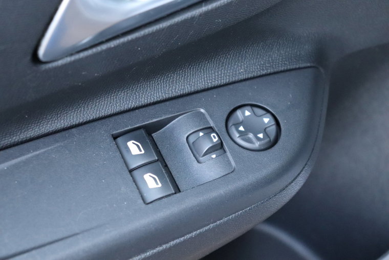 Vehicle Image 22